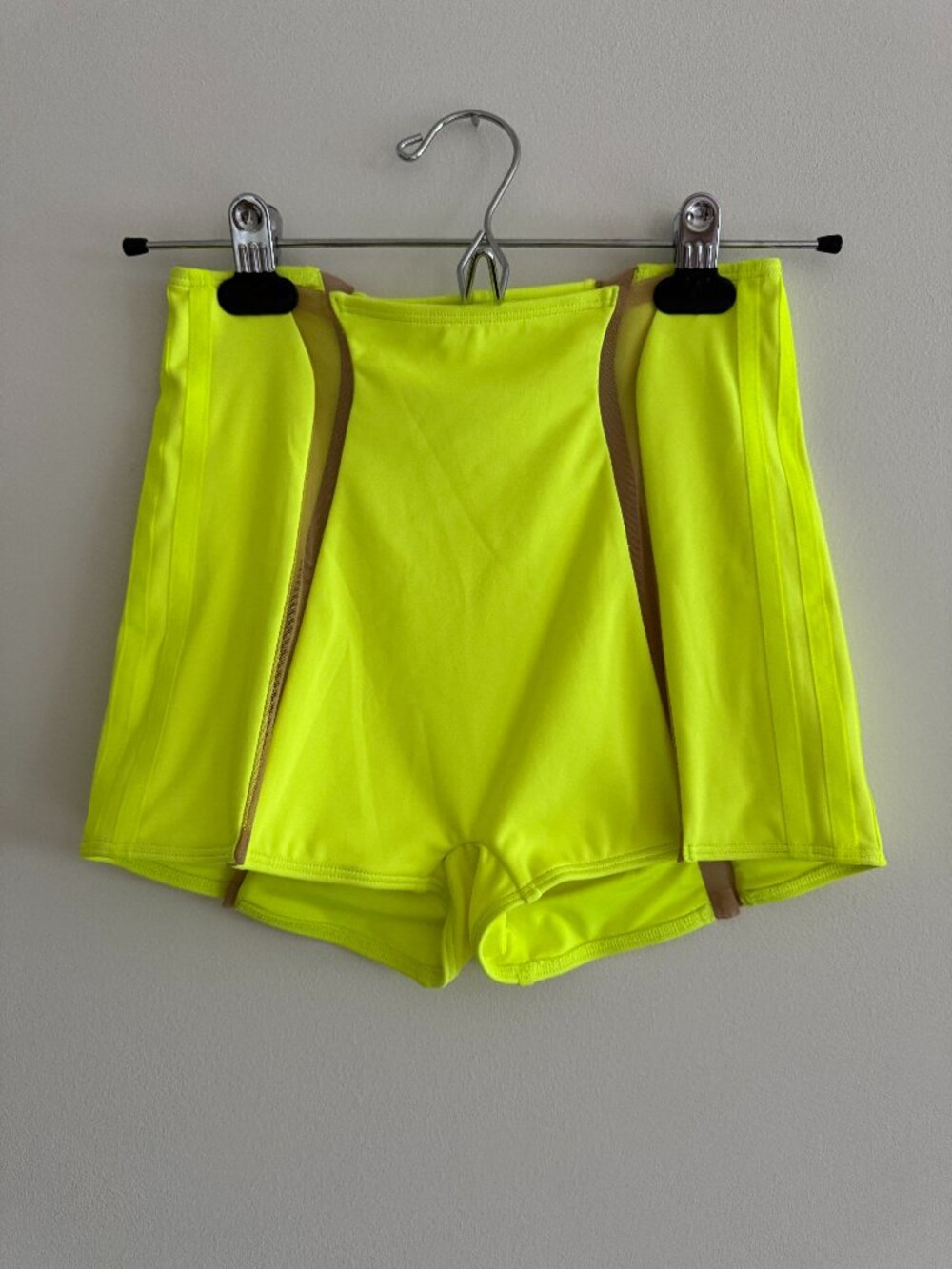 Ivy Park neon hot pants - sm